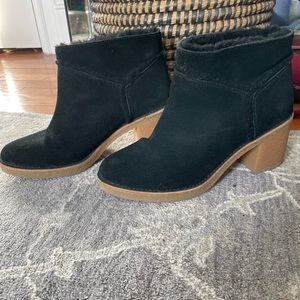 NWOB Ugg suede and shearling boots